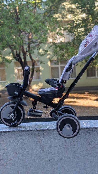 Cărucior tricicletă