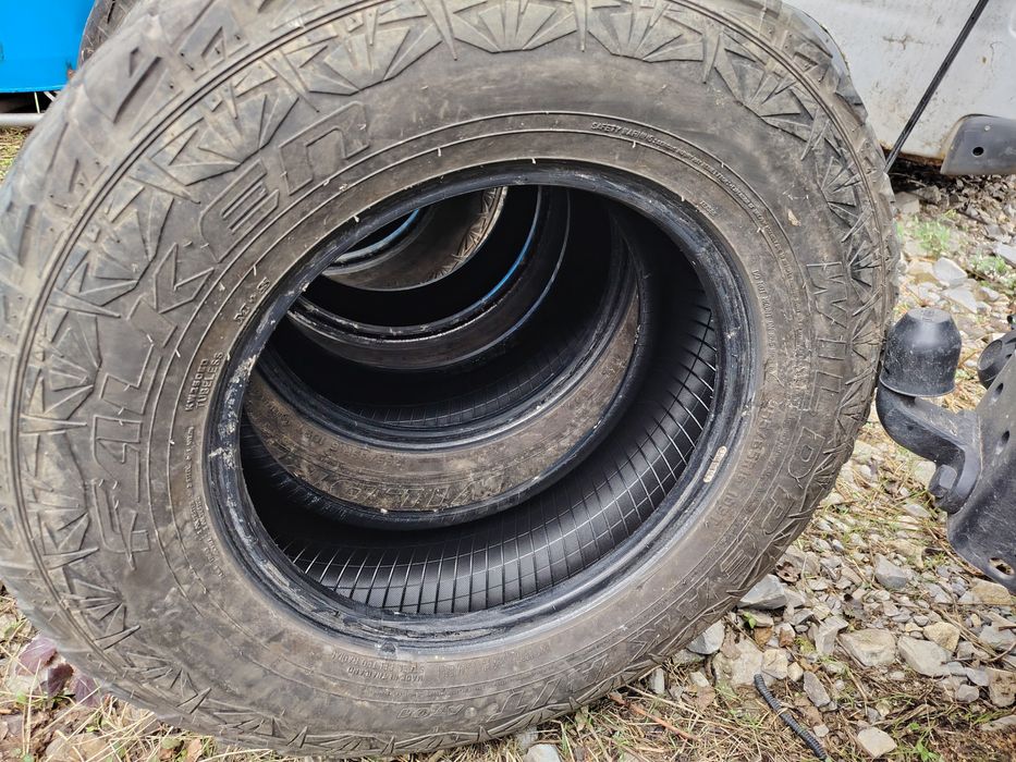 255 65 16 Falken wildpeak A/T