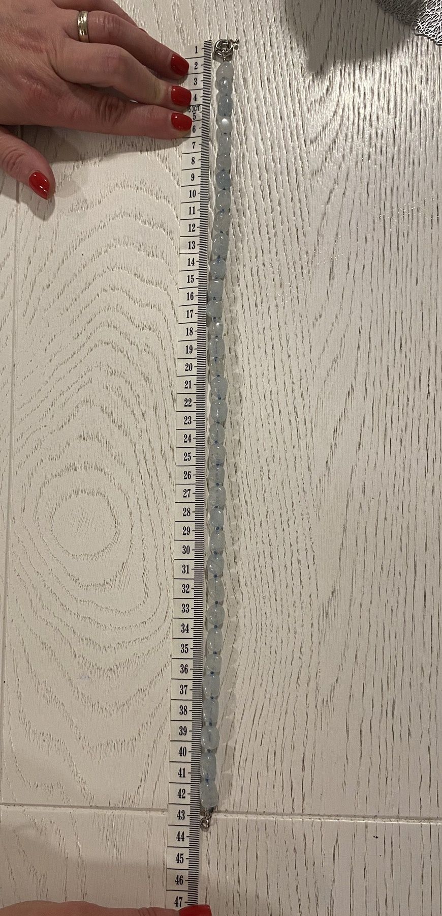 Colier de acvamarin,lungimea 43 cm.