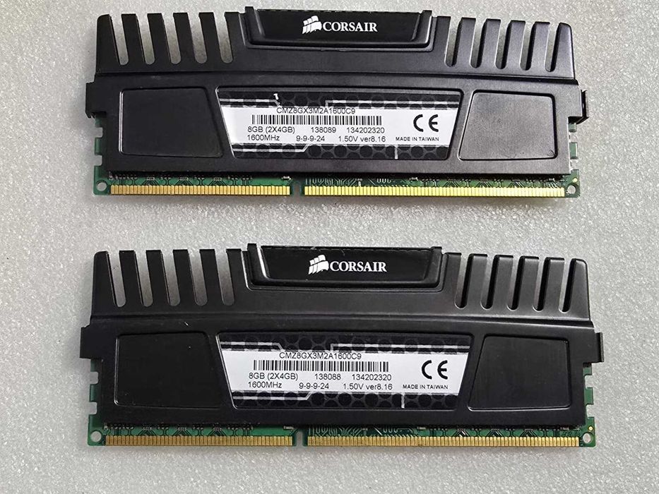 Kit memorie RAM Corsair VENGEANCE 8GB (2x4GB) DDR3 1600MHz
