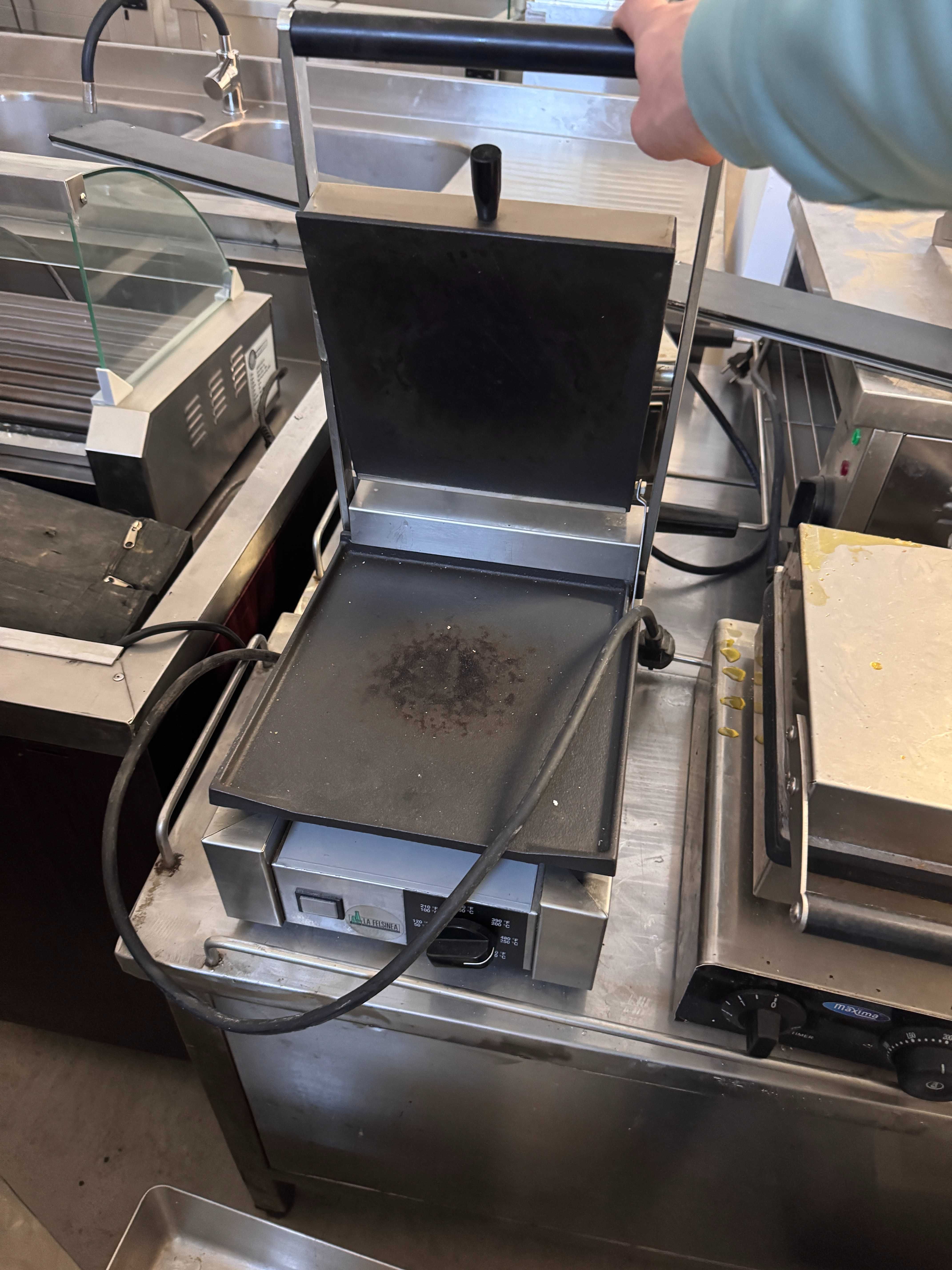Contact grill Lafelsinea