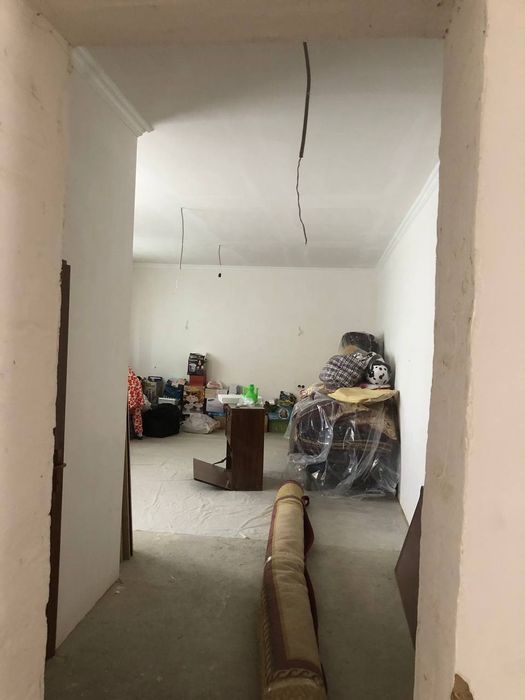 Hovli sotiladi Motrid 4 sotok 2 etajli