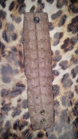 Мъжки портфейли и мъжки гривни от крокодилска кожа