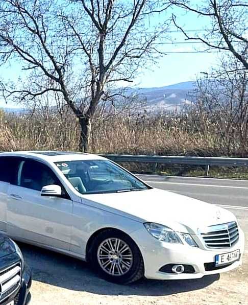 Мерцедес Е350 на части без предна броня, фарове и двигател.