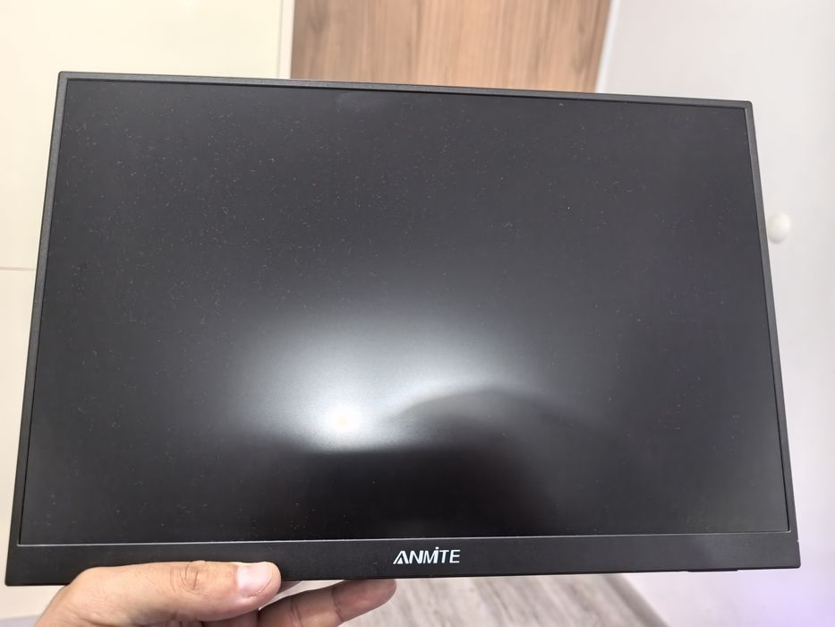 Подвижен Монитор 16инча 1920x1200 60hz