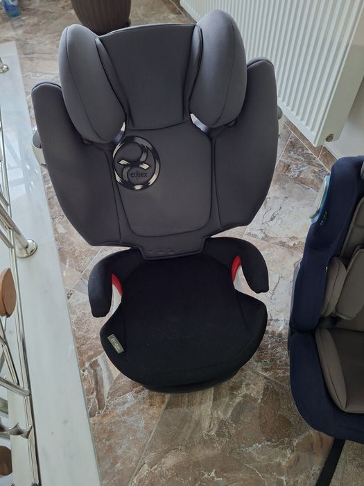 Vand 2 scaune  masina