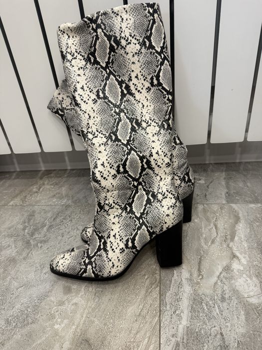 Продам женские сапоги Манго