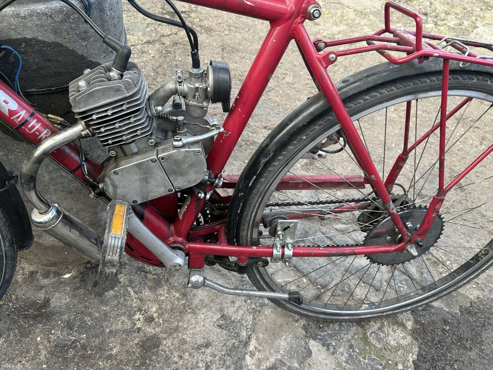 Vand bicicleta cu motor functinala trebuie pus lantul in rest merge bi