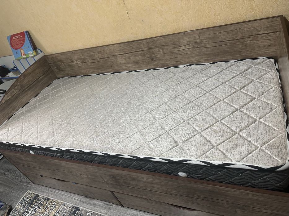 Кровати продаются