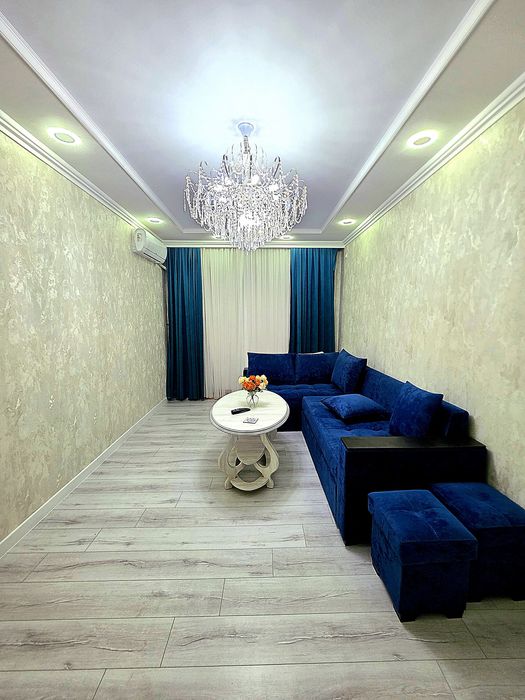 Tinchlik Plaza Xon Saroy