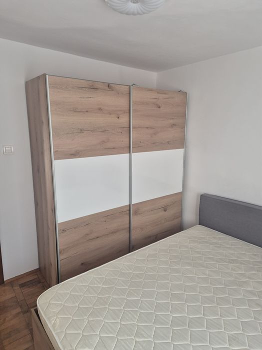 Inchiriez apartament