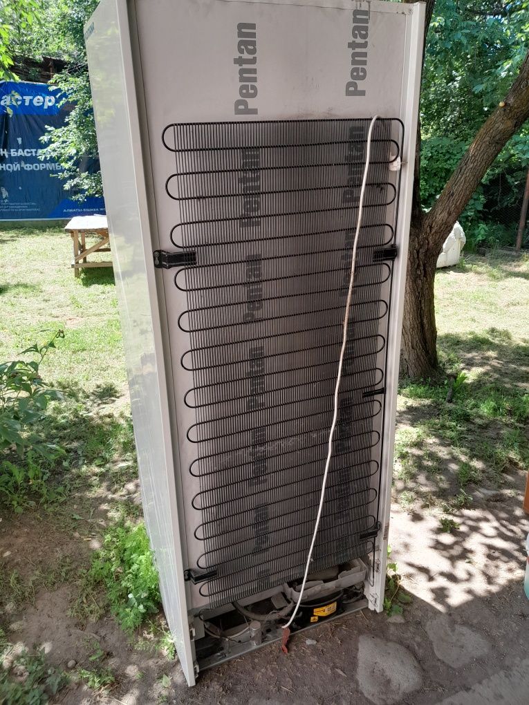 Продаётся холодильник.