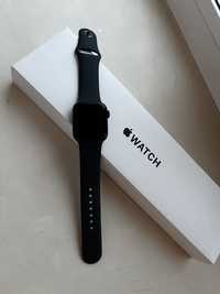 Смарт Часы Apple Watch SE 40mm черные