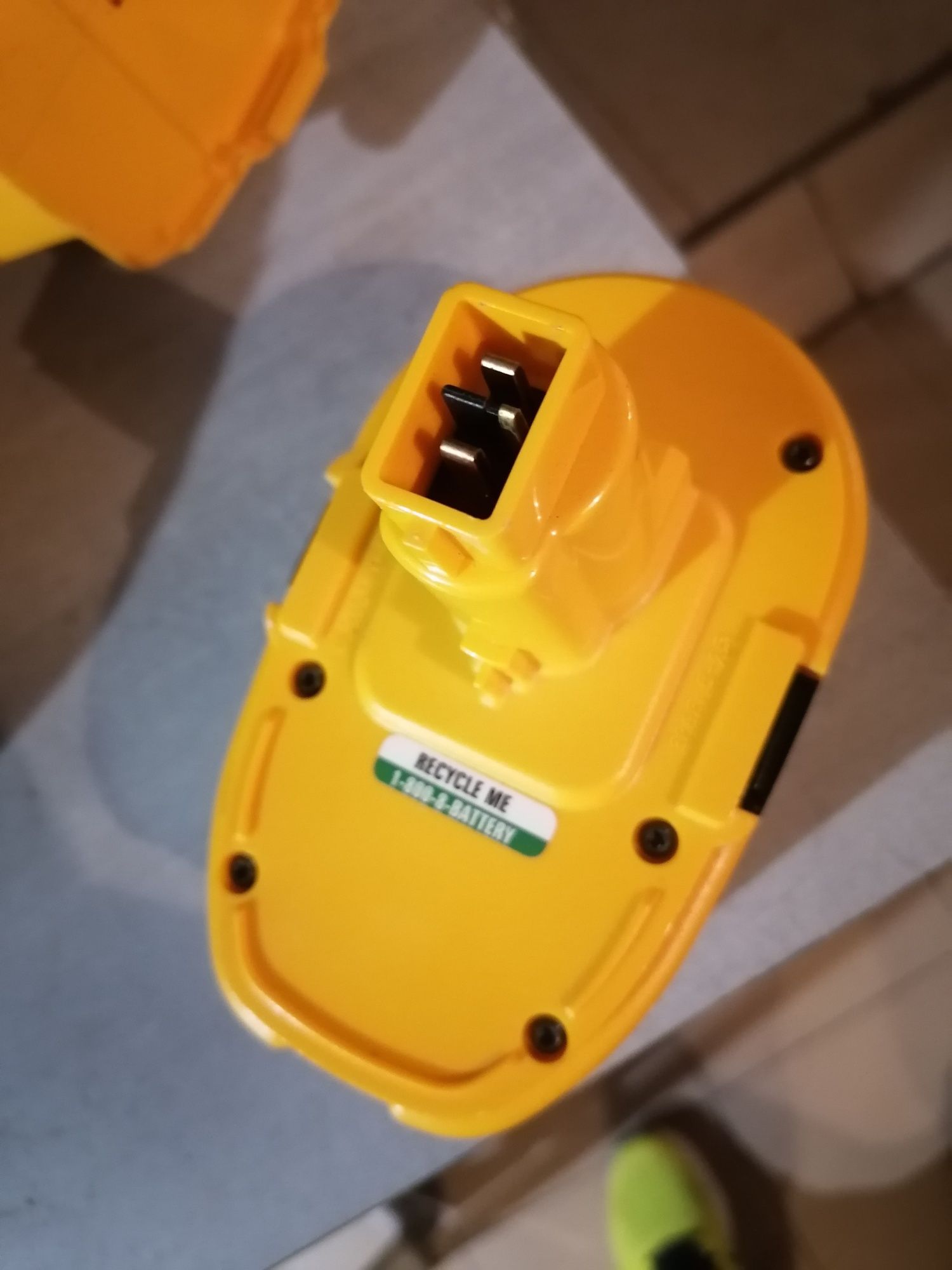 Машини Dewalt-2 броя
