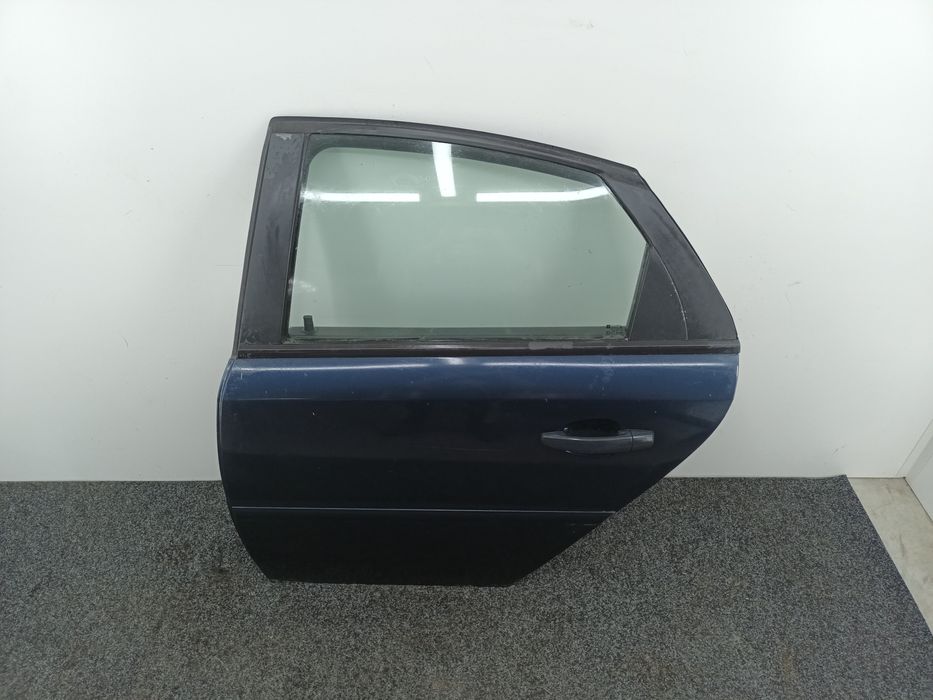 Dezmembrez Usa stanga spate de pe Opel VECTRA C 2002-2008