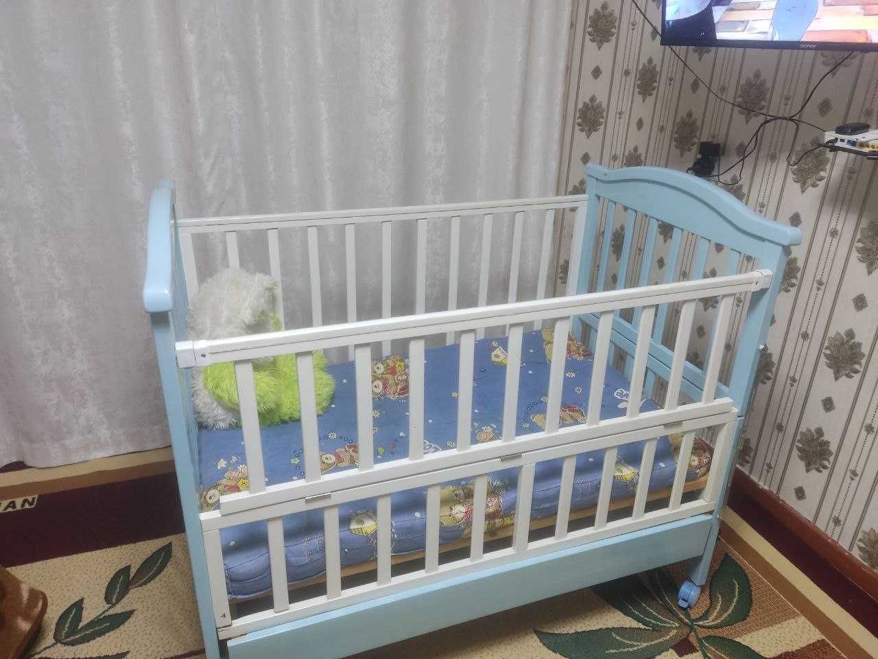Детская кроватка