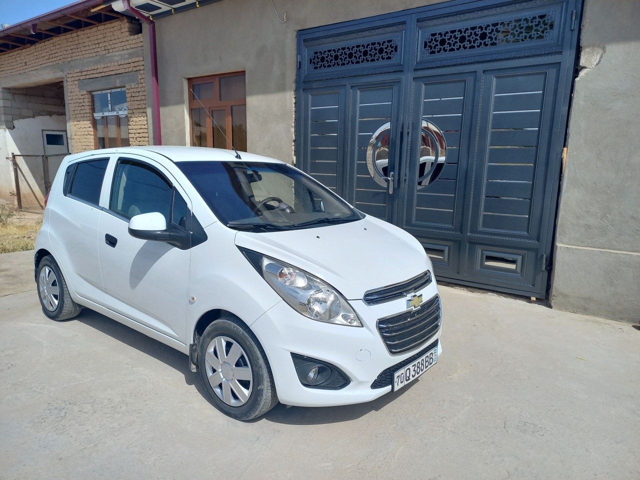Spark avtomashinasi sotiladi