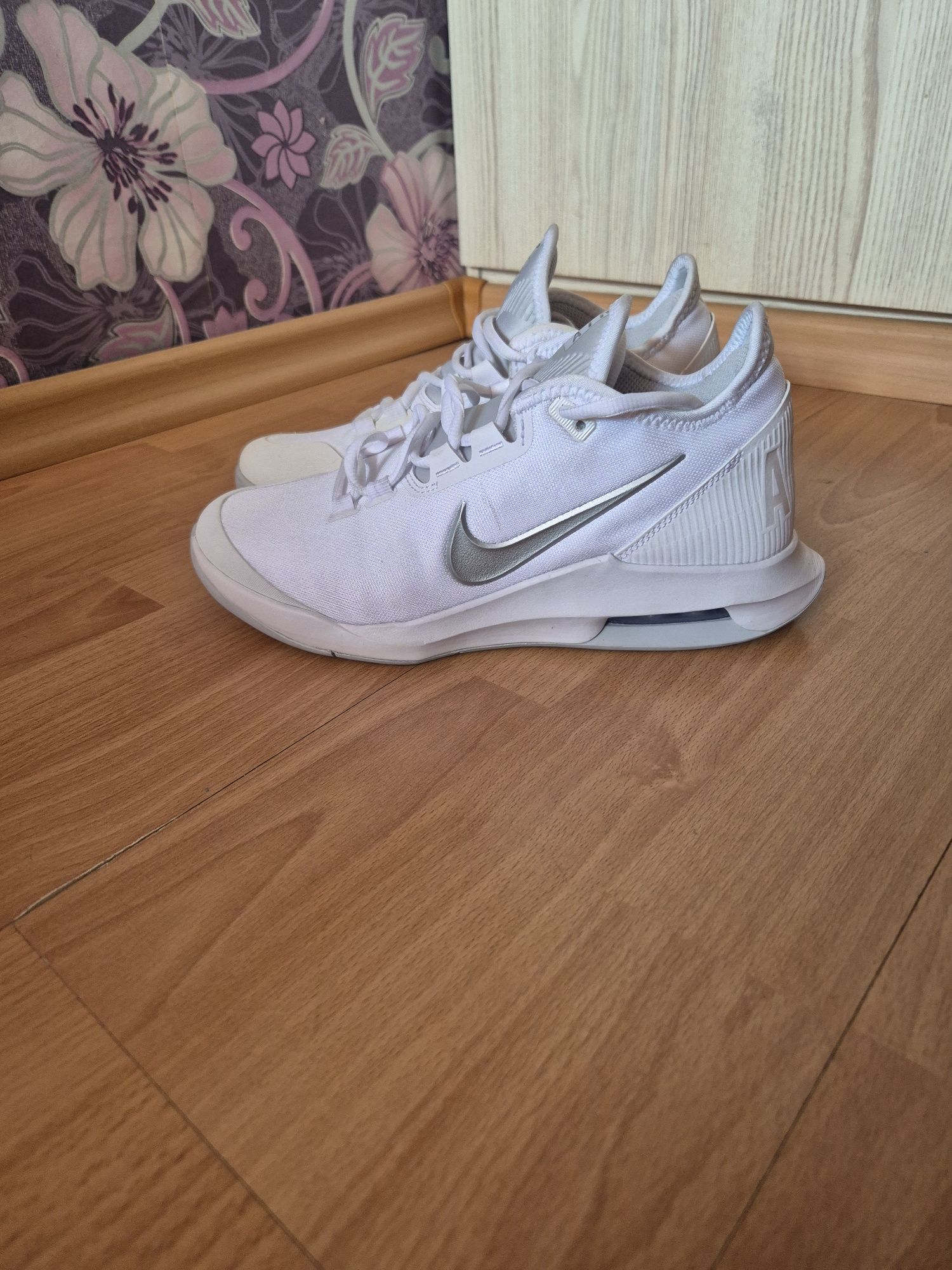 NIKE AIR MAX WULDCARD HC -38,5 номер 
Размер 38,5 по етикет