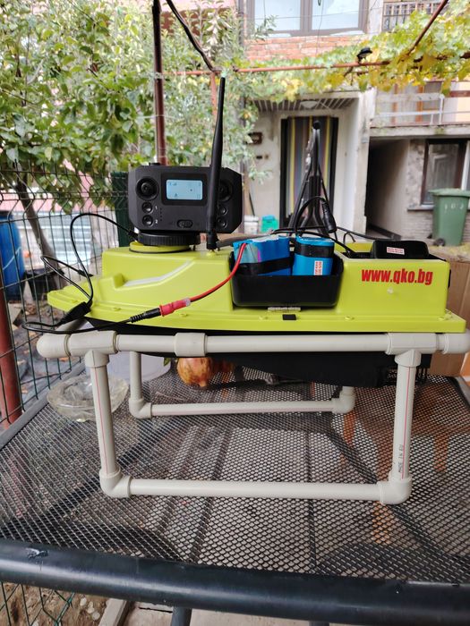 Лодка за захранка D19