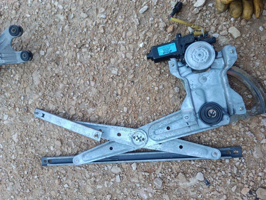 Стъклоповдигач и брава лява Киа Соренто / Kia Sorento до 2009г.