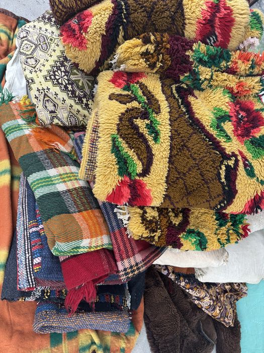 Старинни килими, пътеки, губери и одеала