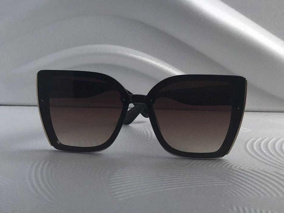 Модерни дамски слънчеви очила