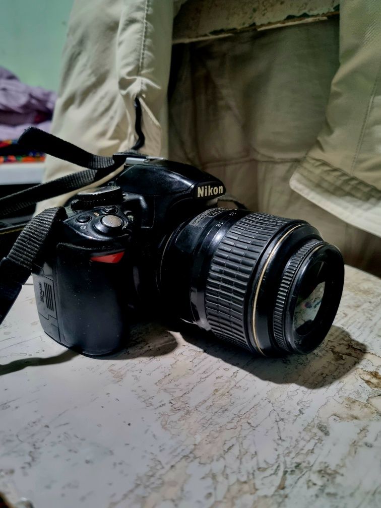 Nikon D3100 sotiladi.