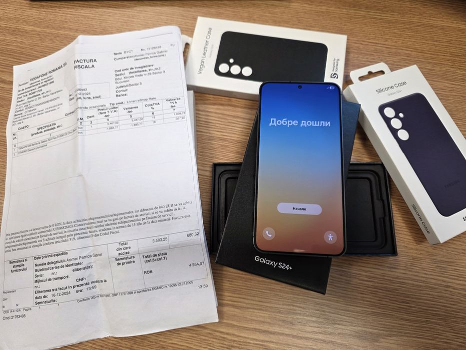 Vand Samsung Galaxy S24+ black 512gb in garantie pana dec 2026 ca Nou