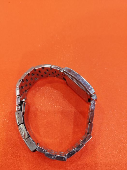 Продавам часовник Tissot