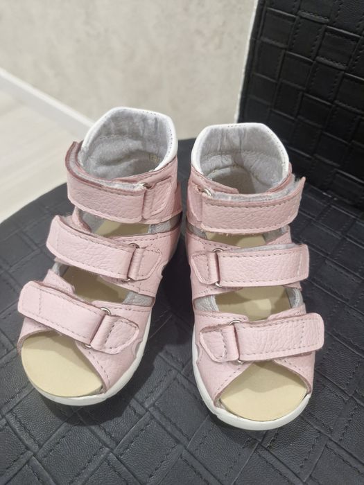 Ортопедическая обувь со стелькой