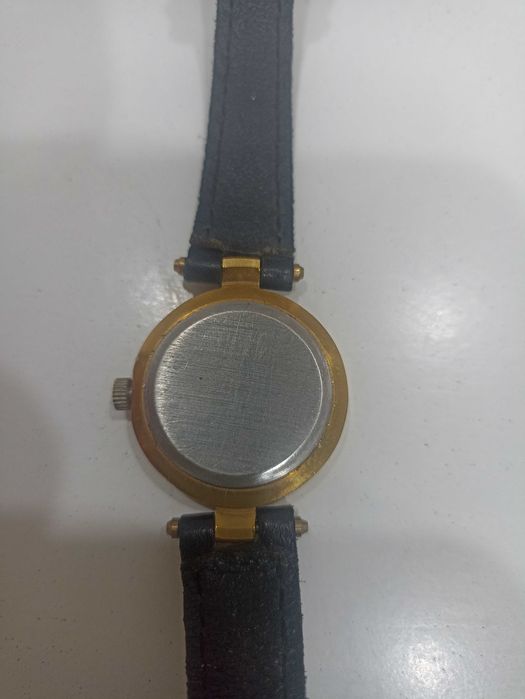 Продам часы             .