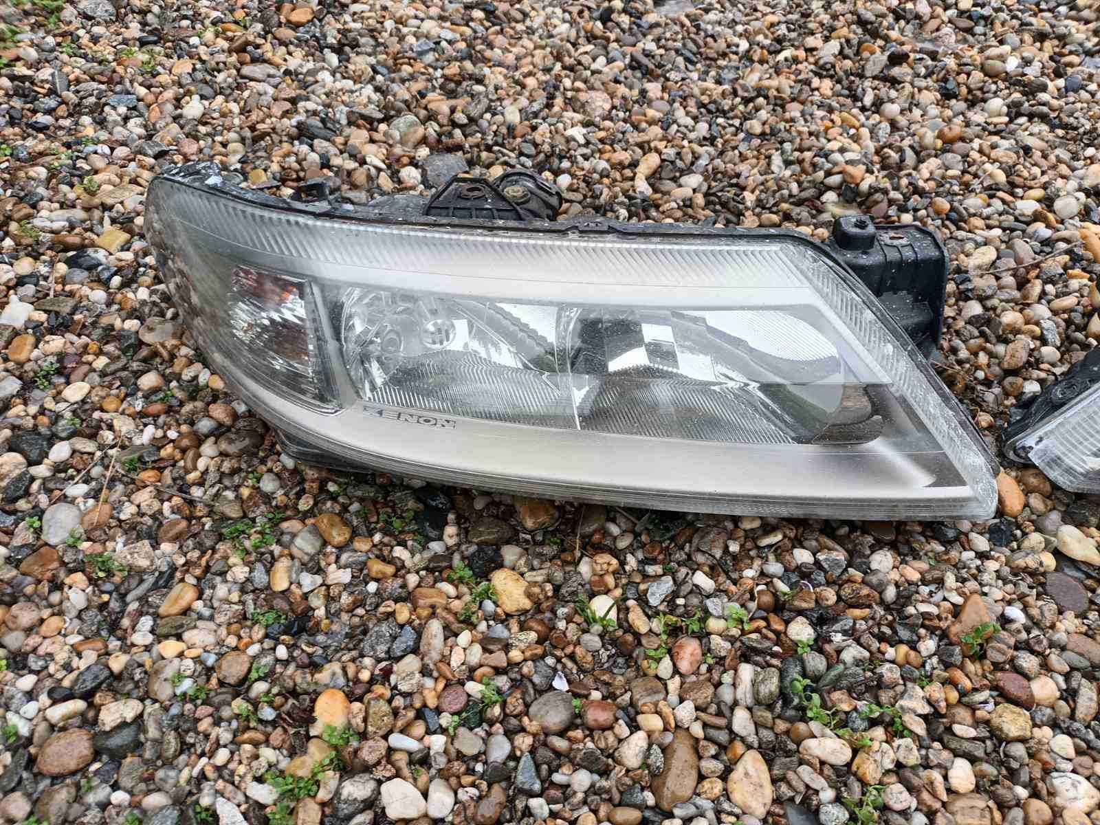 ляв и десен ксенонов фар оборудван за рено лагуна RENAULT LAGUNA