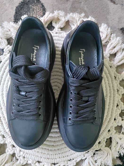 Спортни обувки от естествена кожа