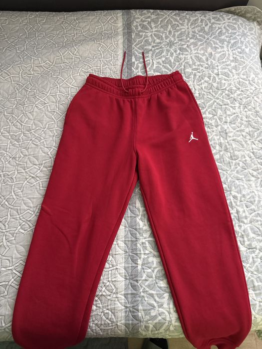 Продавам долнище Jordan