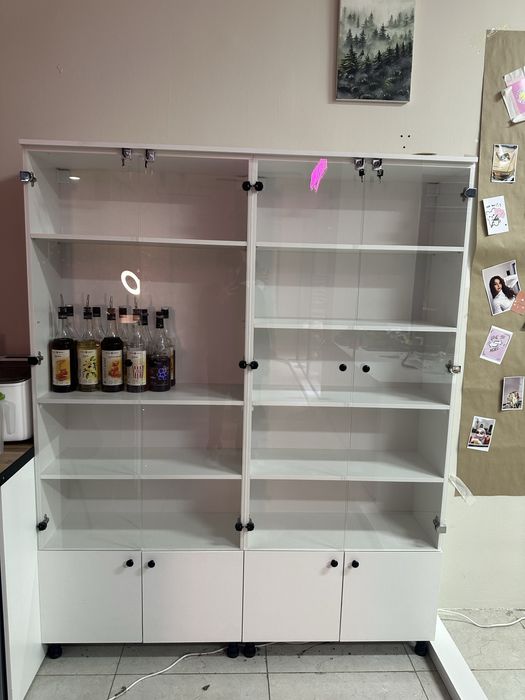 Продам шкаф с стеклянной дверью