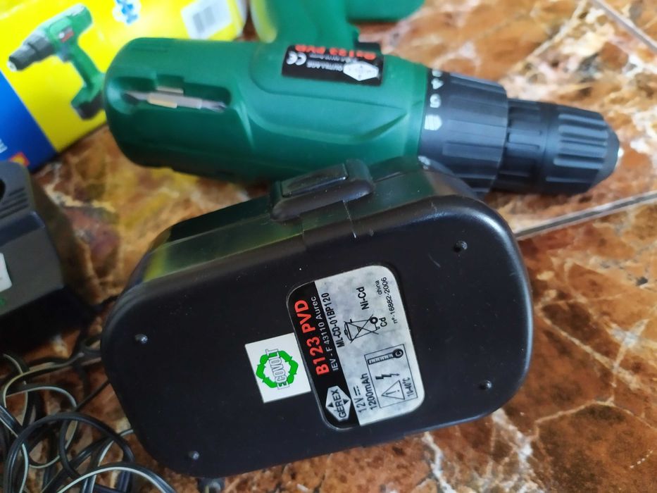 Set vechi bormasina filetanta / incarcator +