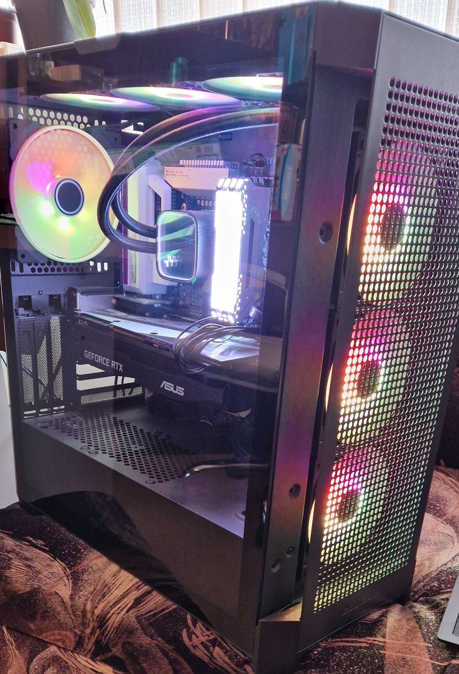 геймърски компютър 10 core i9 rtx 2080 32gb ARGB