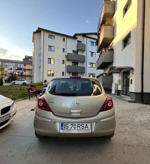 Opel corsa  D 1.2 benzina