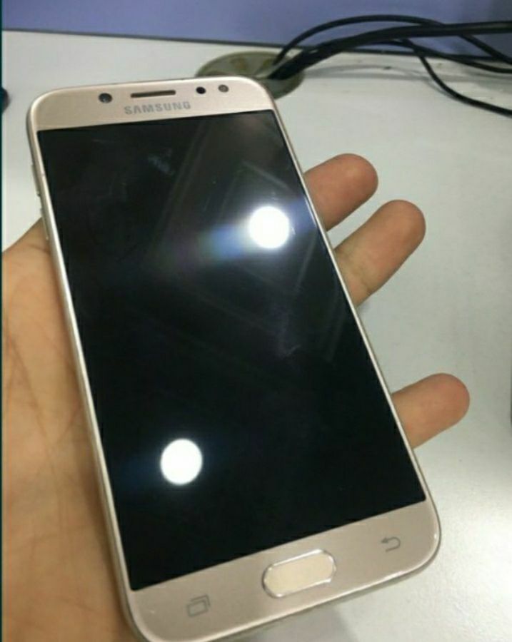 Samsung galaxy j530