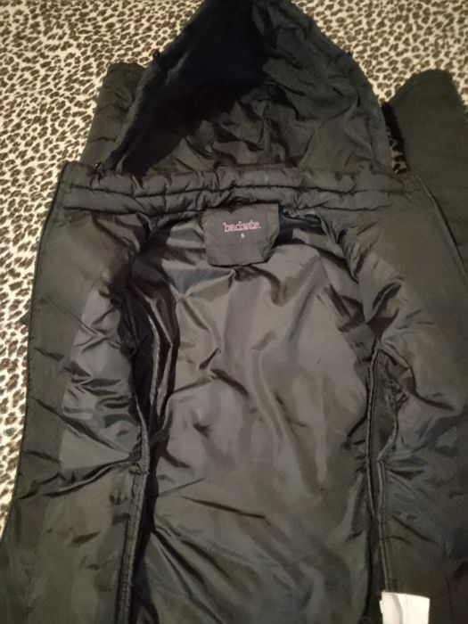 Vând Geaca neagra de damă ms, S.