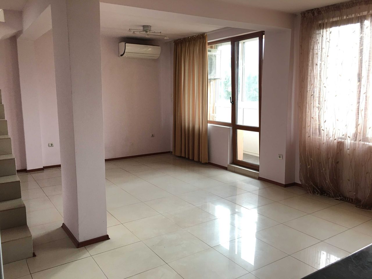 Продава се Мезонет в Варна, Център - 152 кв.м за 1208 €/кв.м - Снимка #1