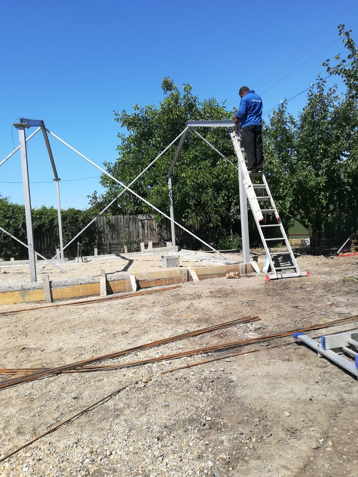Vând structura metalică 7x15x4m 
Confecționata din profile IPE
Montaj