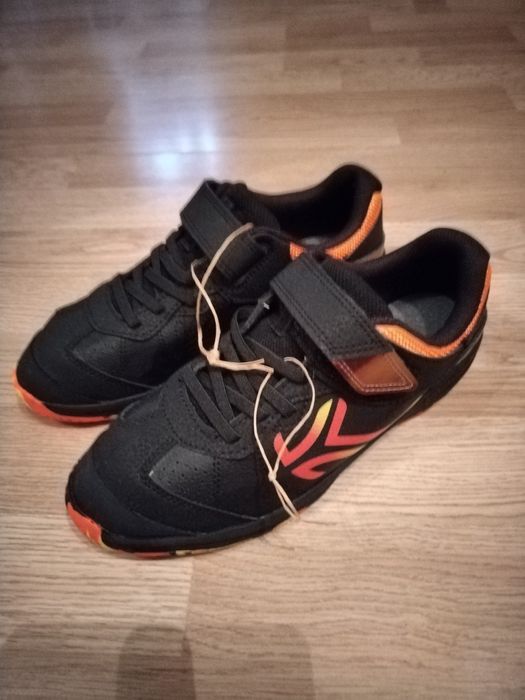 Нови спортни обувки от Декатлон 39 номер