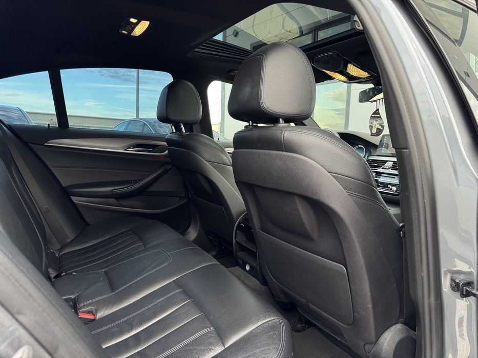 BMW 520 XD 2.0 Diesel 190cp X-Drive Pachet M/Led/Trapa/Camere/Gesturi
