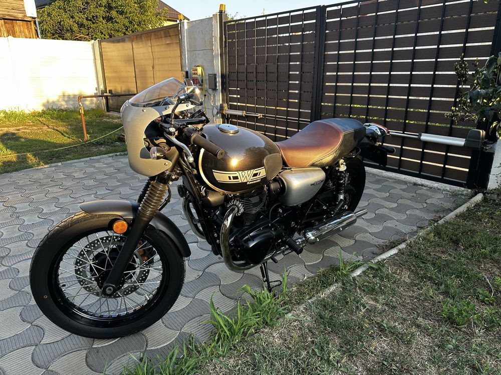 Kawasaki w800 cafe