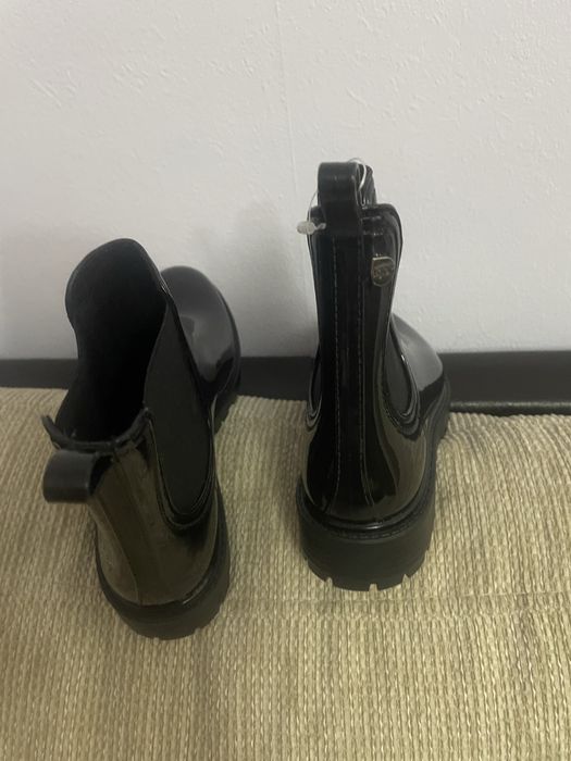 Нови гумени ботуши