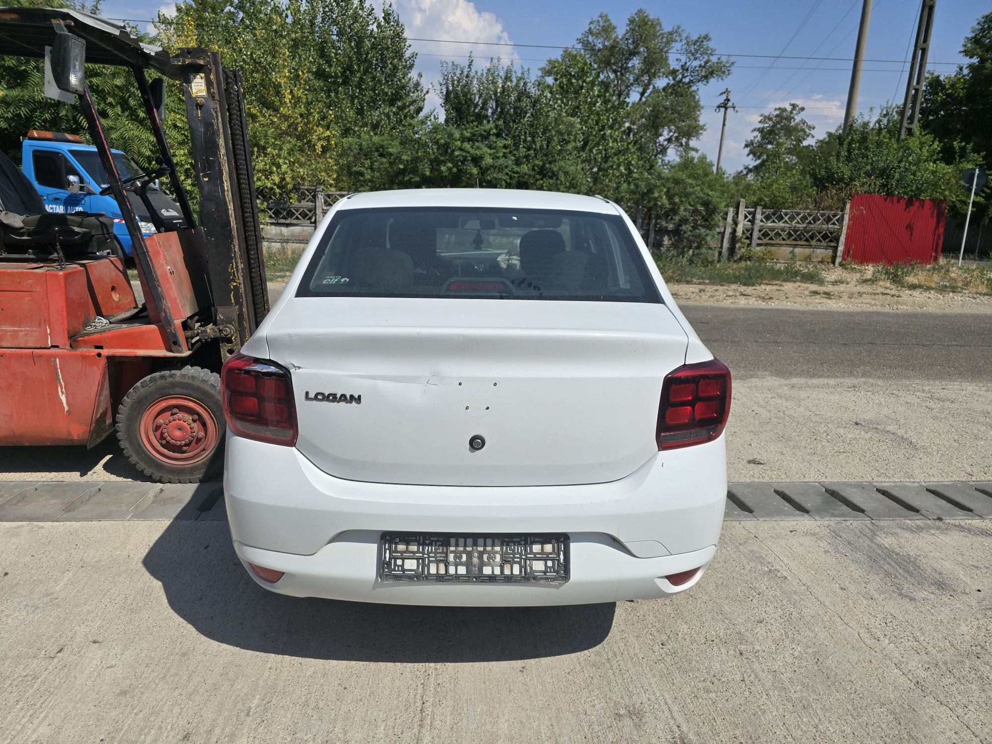 Dezmembrez Logan 0.9 tce 2019 alb