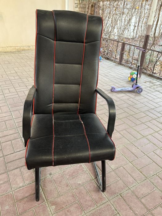 Кресло офисная..