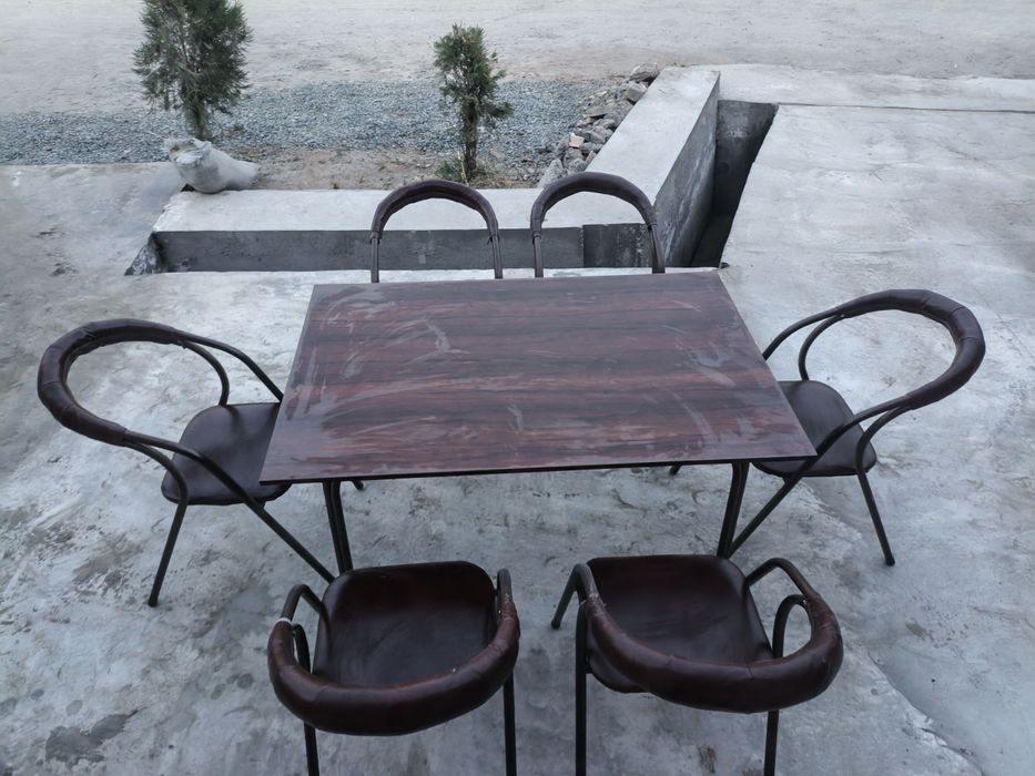 Stol stul sotiladi 10 qampleqt