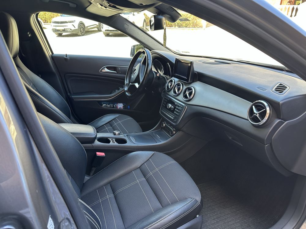 Mercedes GLA200 Full